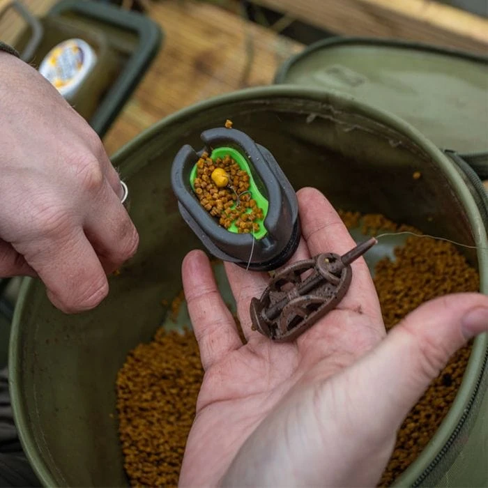 Korum Any Chair Groundbait Bowl Roleri,držači,nastavci,bankstick 6 Korum Any Chair Groundbait Bowl Roleri,držači,nastavci,bankstick